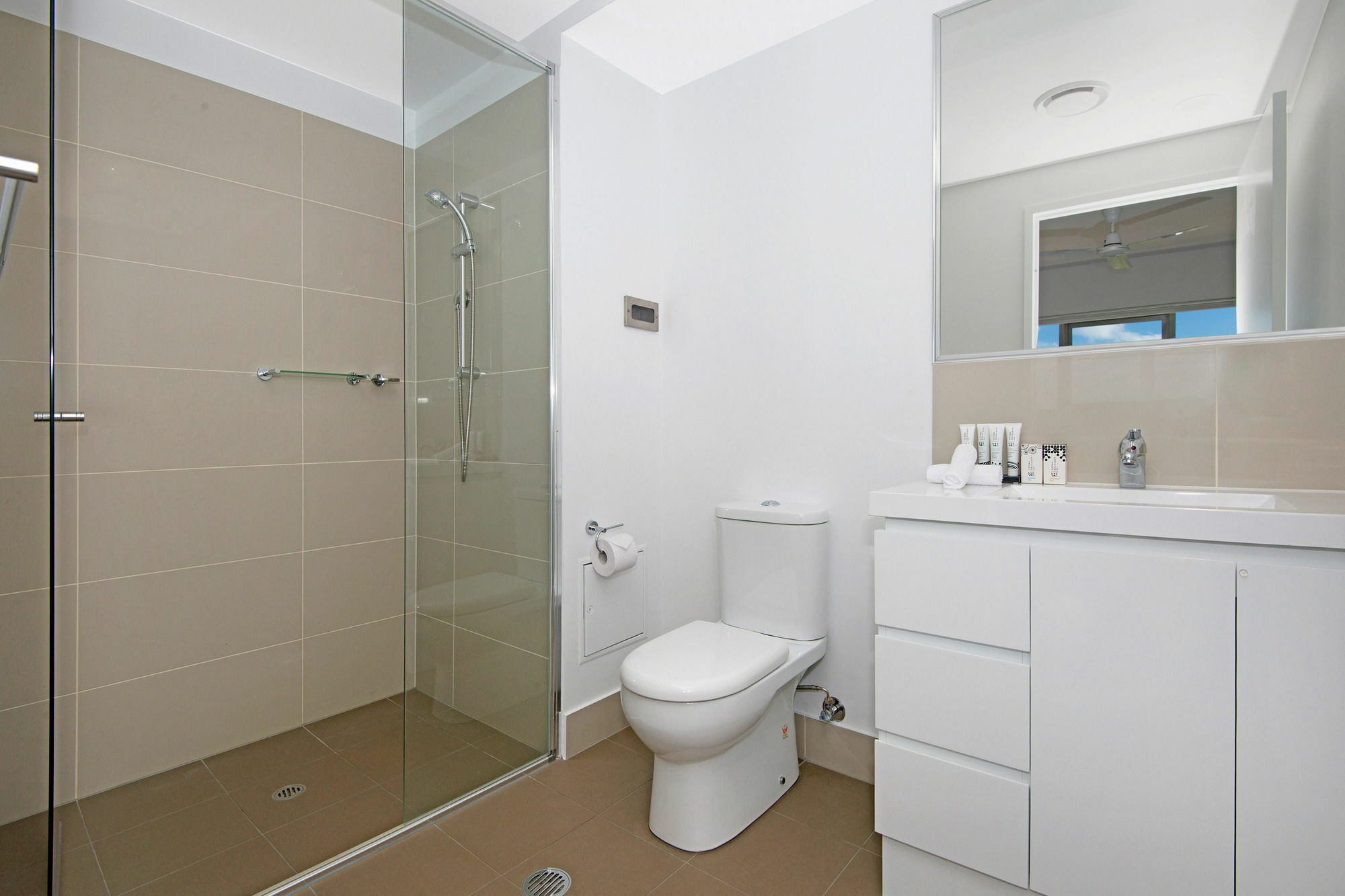 Allure Hotel & Apartments Таунсвил Екстериор снимка