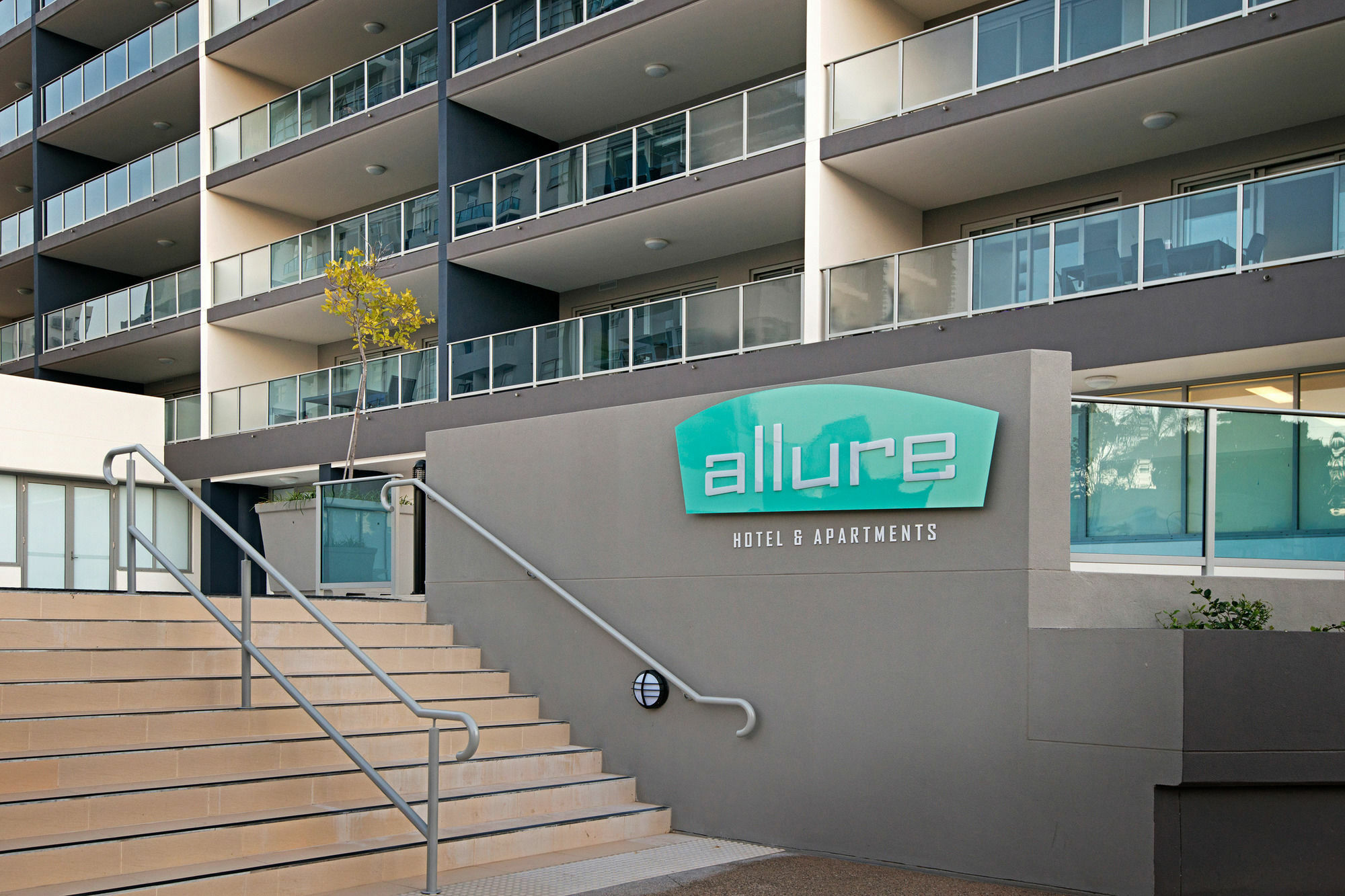 Allure Hotel & Apartments Таунсвил Екстериор снимка