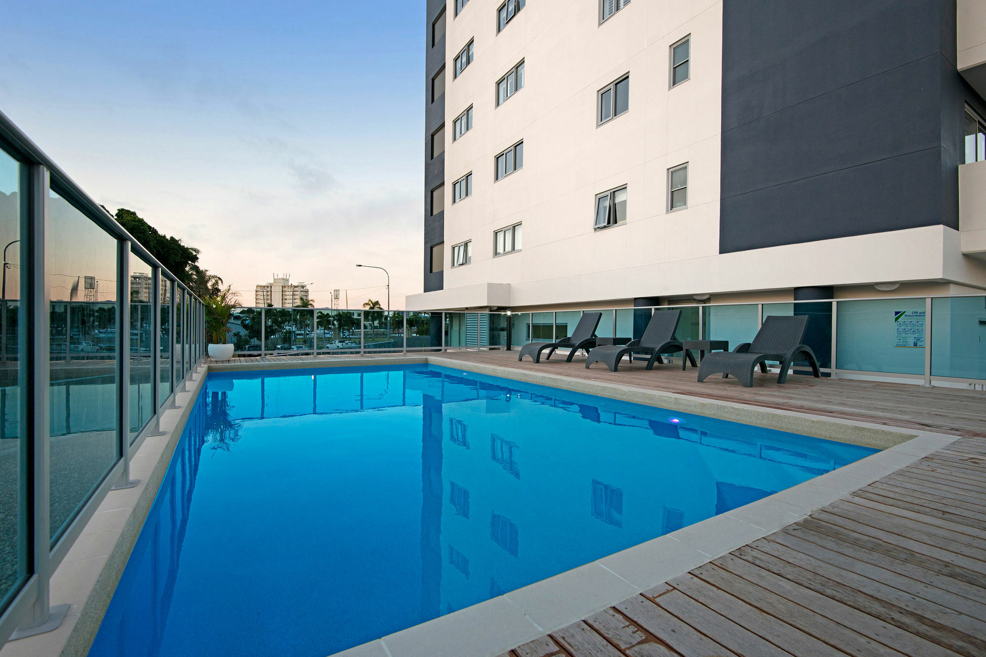 Allure Hotel & Apartments Таунсвил Екстериор снимка