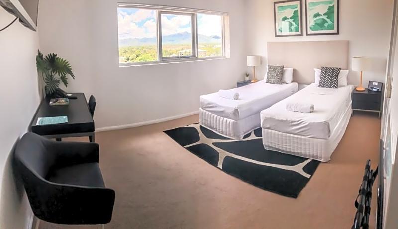 Allure Hotel & Apartments Таунсвил Екстериор снимка